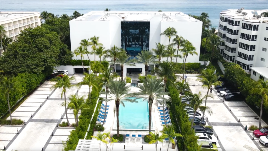 Palm beach resort pool